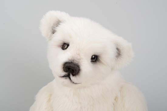 ENOUK Award winner bear By L.Bergmann for LOVABLE BEARS - Bear Pile