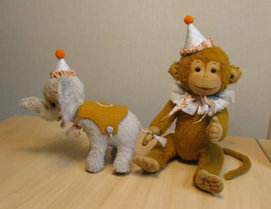 Monkey Toto and his eleph By Alla Generalova - Bear Pile